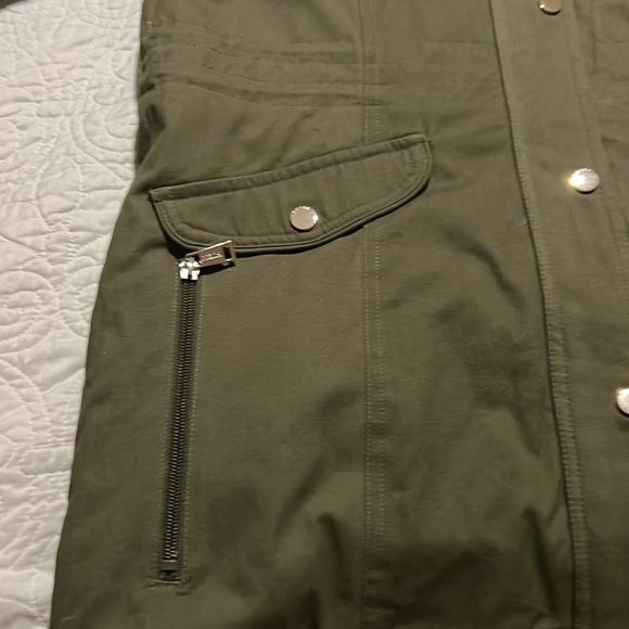 Brand neww green long jacket with pockets - Picture 2 of 4